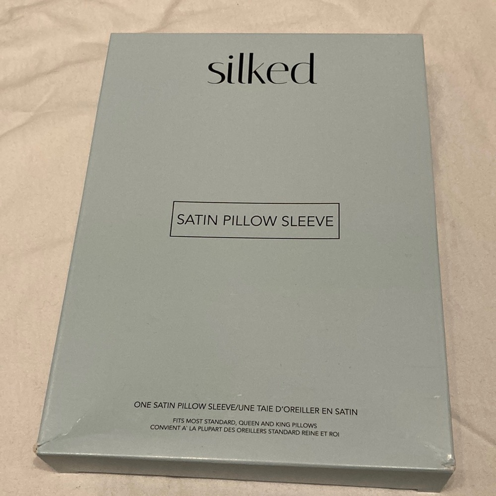 The Silked Pillow Sleeve